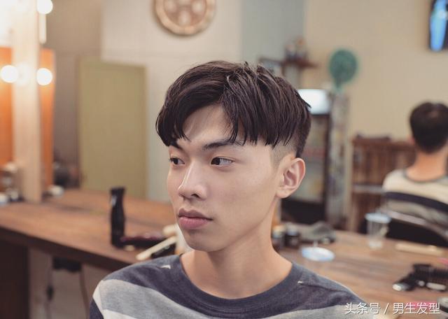 男生“两边铲”的发型叫什么?清爽又帅气! 男生“两边铲”的发型叫什么?清爽又帅气!