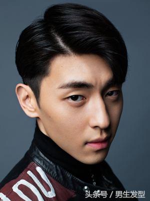 男生不用剪短发,这3款发型让你帅气倍增! 男生不用剪短发,这3款发型让你帅气倍增!