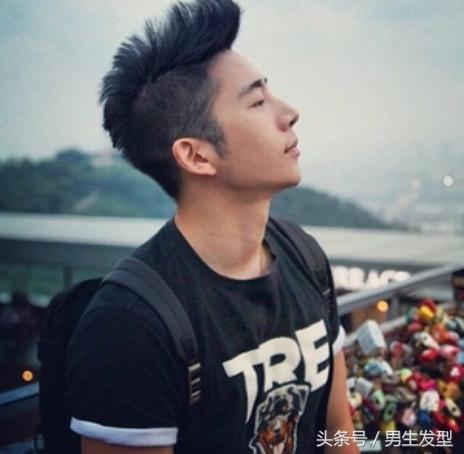 男生18岁以后,请剪这4种发型,超帅! 男生18岁以后,请剪这4种发型,超帅!