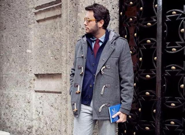 教你减龄又时髦的出街搭配,牛角扣大衣帅气过冬! 教你减龄又时髦的出街搭配,牛角扣大衣帅气过冬!