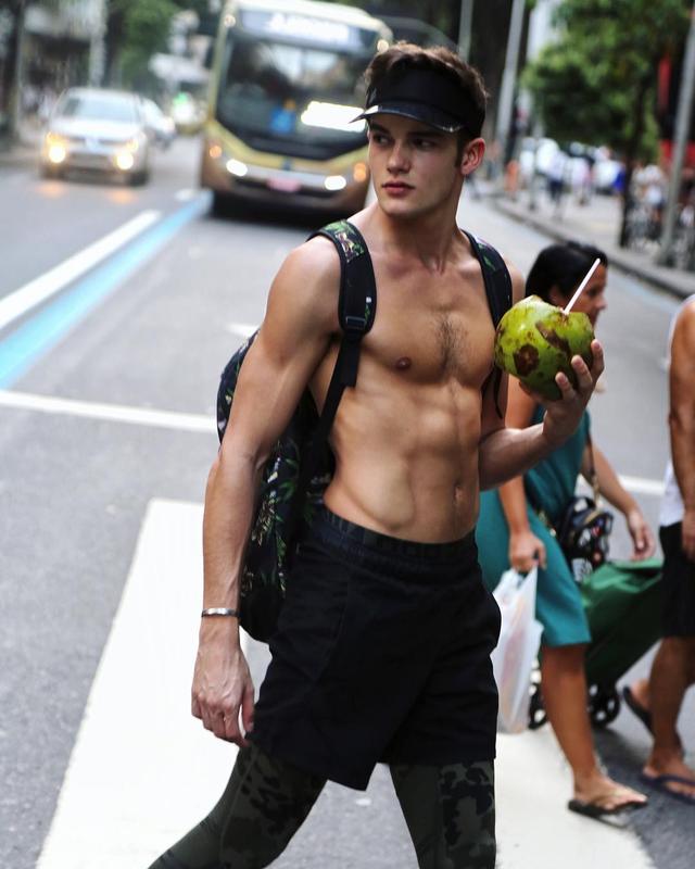 IG上非常热门的奥地利男模Peter Mairhofer,确实好看! IG上非常热门的奥地利男模Peter Mairhofer,确实好看!