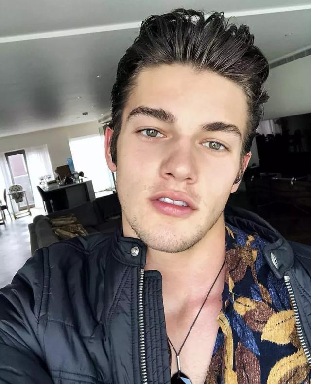 IG上非常热门的奥地利男模Peter Mairhofer,确实好看! IG上非常热门的奥地利男模Peter Mairhofer,确实好看!