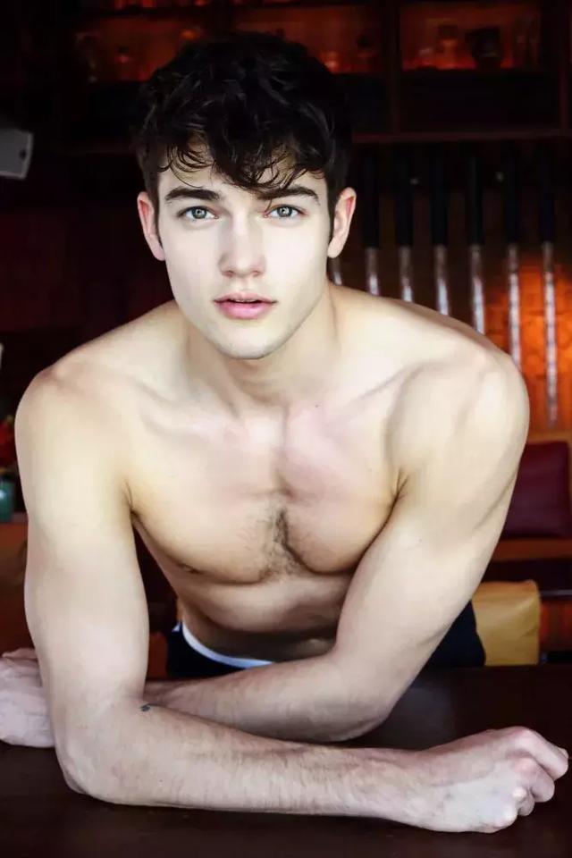 IG上非常热门的奥地利男模Peter Mairhofer,确实好看! IG上非常热门的奥地利男模Peter Mairhofer,确实好看!