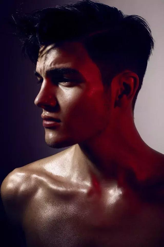 IG上非常热门的奥地利男模Peter Mairhofer,确实好看! IG上非常热门的奥地利男模Peter Mairhofer,确实好看!