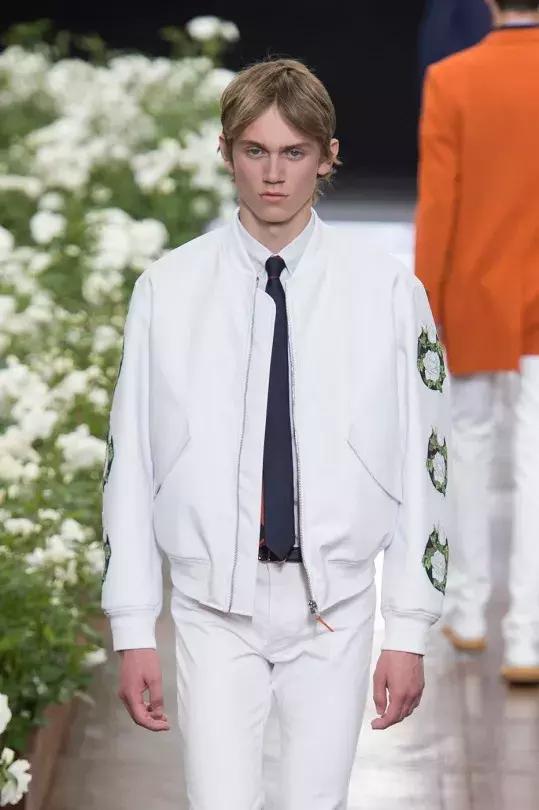 湛蓝的眼睛,犀利的眼神,完美的五官,这个男模值得关注! 湛蓝的眼睛,犀利的眼神,完美的五官,这个男模值得关注!