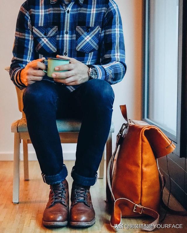 格子衬衫+牛仔裤+工装鞋+复古袜子,这样的工装搭配百看不厌 格子衬衫+牛仔裤+工装鞋+复古袜子,这样的工装搭配百看不厌