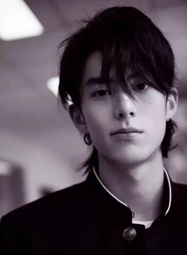 2019最火的发型?非“鲻鱼头”莫属 2019最火的发型?非“鲻鱼头”莫属