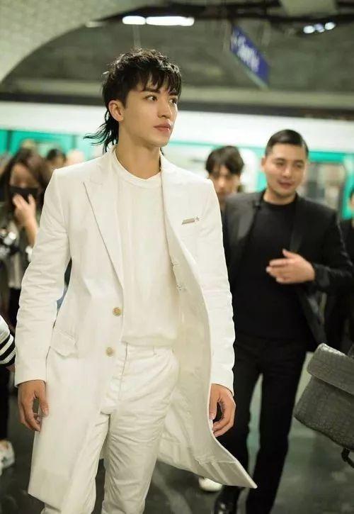 2019最火的发型?非“鲻鱼头”莫属 2019最火的发型?非“鲻鱼头”莫属