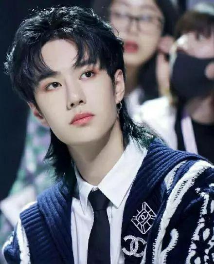 2019最火的发型?非“鲻鱼头”莫属 2019最火的发型?非“鲻鱼头”莫属