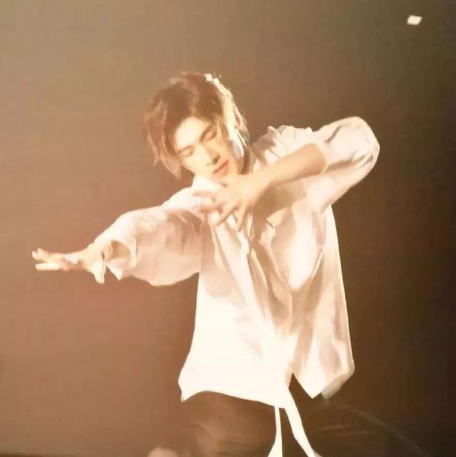 2019最火的发型?非“鲻鱼头”莫属 2019最火的发型?非“鲻鱼头”莫属