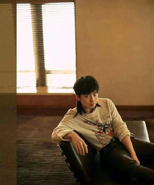 2019最火的发型?非“鲻鱼头”莫属 2019最火的发型?非“鲻鱼头”莫属