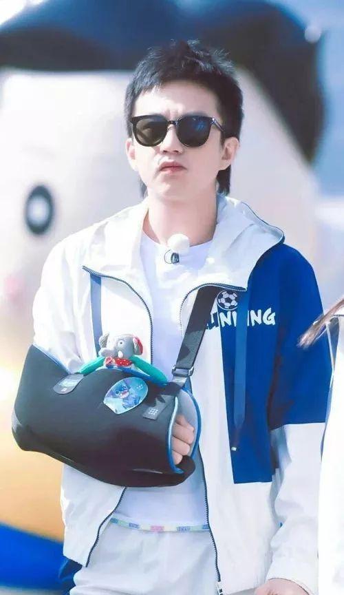 2019最火的发型?非“鲻鱼头”莫属 2019最火的发型?非“鲻鱼头”莫属