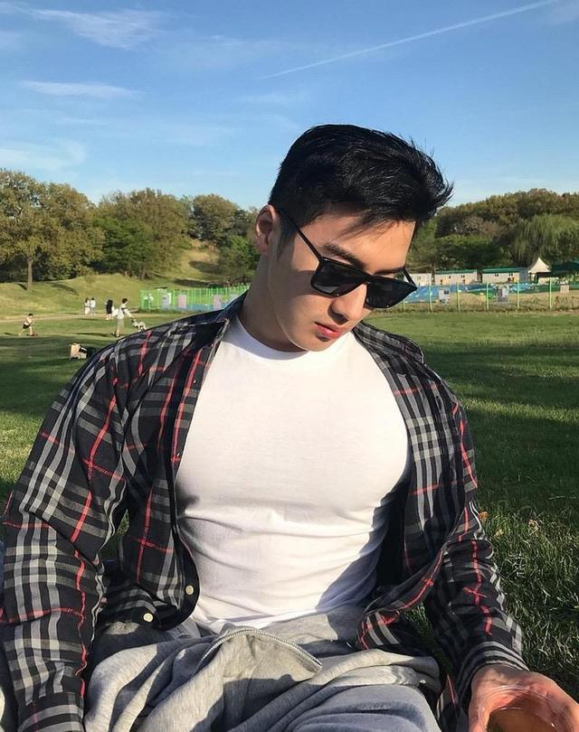 2019男士流行发型,男生不喜后2款,而女生却很痴迷 2019男士流行发型,男生不喜后2款,而女生却很痴迷