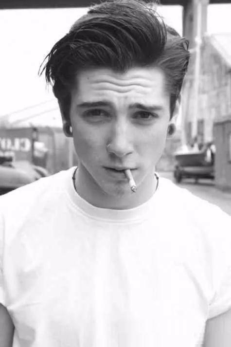 2019男士流行发型,男生不喜后2款,而女生却很痴迷 2019男士流行发型,男生不喜后2款,而女生却很痴迷