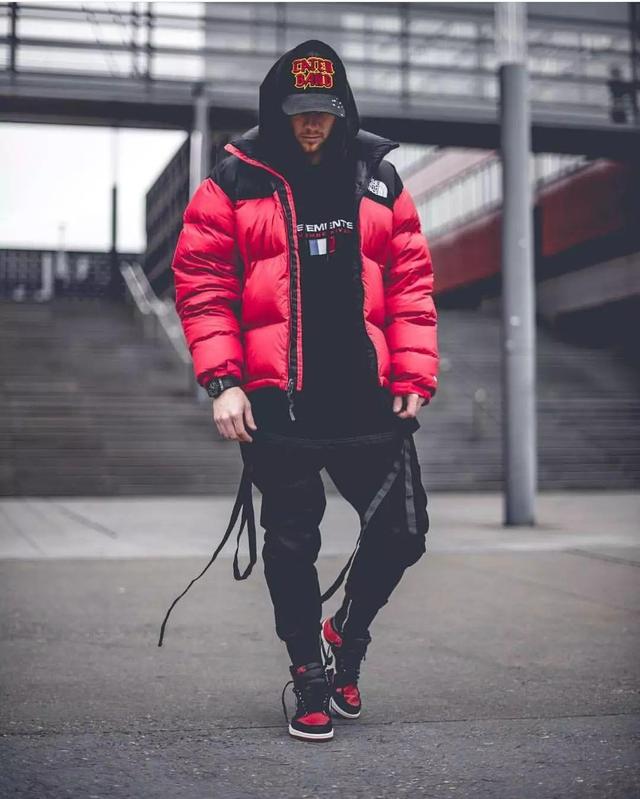 羽绒服到底怎么穿,才没那么肿? 羽绒服到底怎么穿,才没那么肿?