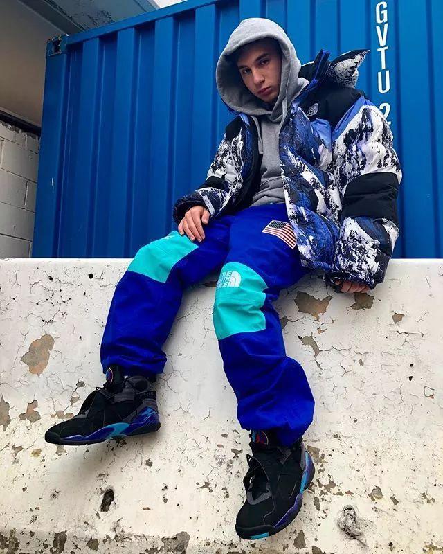 羽绒服到底怎么穿,才没那么肿? 羽绒服到底怎么穿,才没那么肿?