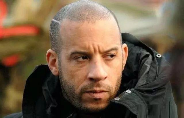 2019男士流行发型,男生不喜后2款,而女生却很痴迷 2019男士流行发型,男生不喜后2款,而女生却很痴迷