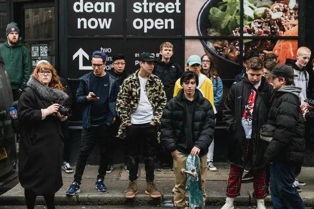 羽绒服到底怎么穿,才没那么肿? 羽绒服到底怎么穿,才没那么肿?