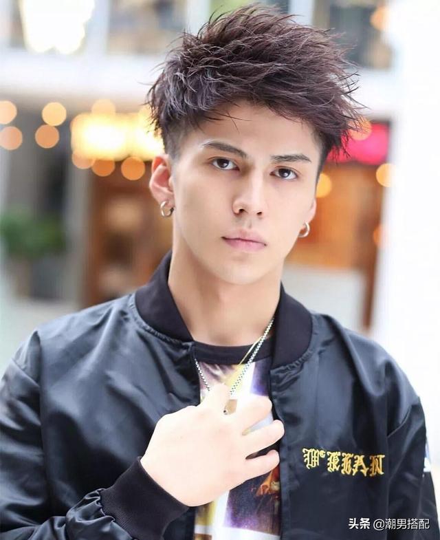 男生日系清新发型推荐,文艺范十足! 男生日系清新发型推荐,文艺范十足!