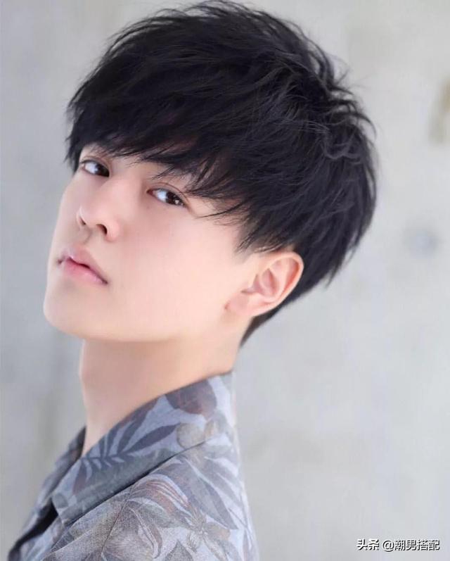 男生日系清新发型推荐,文艺范十足! 男生日系清新发型推荐,文艺范十足!