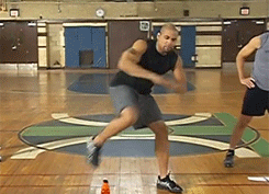 21岁小伙子健身后拥有巨臂,他还有个特殊的凹腹技能 21岁小伙子健身后拥有巨臂,他还有个特殊的凹腹技能