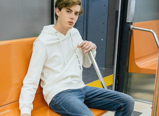 牛仔裤怎么搭?时髦单品让潮流玩不停! 牛仔裤怎么搭?时髦单品让潮流玩不停!