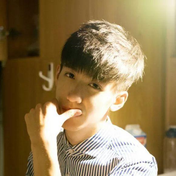 适合亚洲男士的发型推荐!让姑娘看了走不动步 适合亚洲男士的发型推荐!让姑娘看了走不动步