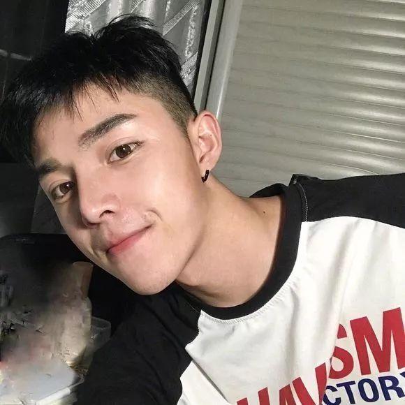 适合亚洲男士的发型推荐!让姑娘看了走不动步 适合亚洲男士的发型推荐!让姑娘看了走不动步