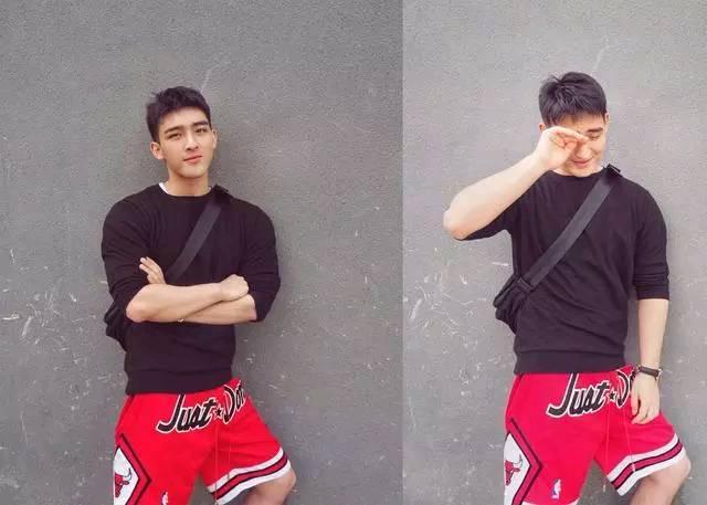 杨洋的同系校友,可爱的帅气还有小肌肉,如果不红你们会粉他吗? 杨洋的同系校友,可爱的帅气还有小肌肉,如果不红你们会粉他吗?