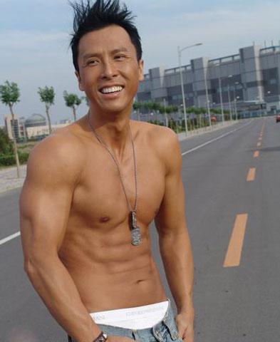 甄子丹肌肉图片,甄子丹肌肉训练照片 甄子丹肌肉图片,甄子丹肌肉训练照片