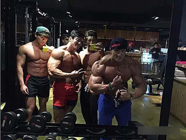 韩国肌肉男明星图片 拒绝娘炮 韩国肌肉男明星图片 拒绝娘炮