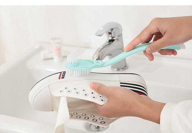 男生洗鞋注意这几点,穿几年都不显旧 男生洗鞋注意这几点,穿几年都不显旧