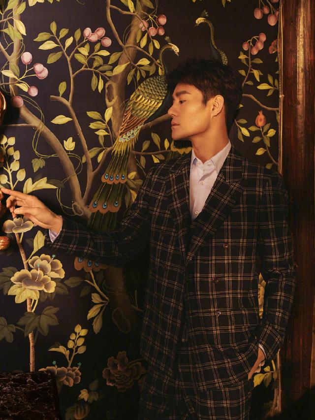 王凯厉害了,全新杂志造型上线,穿西装居然也能有年味? 王凯厉害了,全新杂志造型上线,穿西装居然也能有年味?