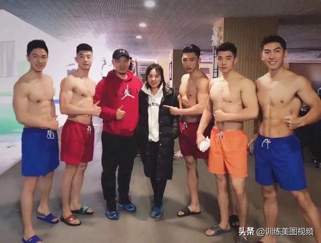 吉林体院的5位肌肉男,在春晚露脸5秒,就意外走红 吉林体院的5位肌肉男,在春晚露脸5秒,就意外走红