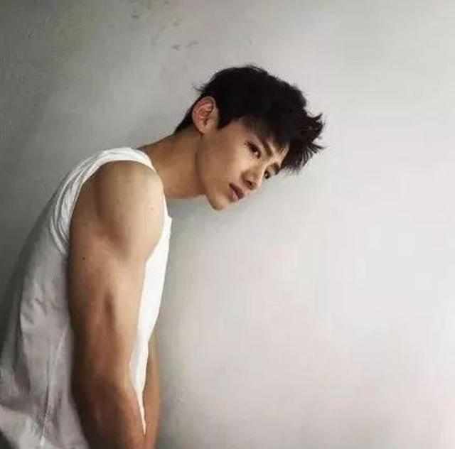 四位身材爆表的明星,有你中意的吗 四位身材爆表的明星,有你中意的吗