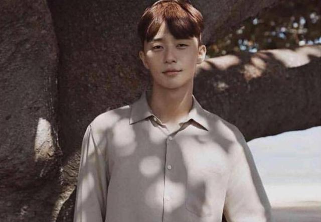 悉尼街头最靓丽的崽!朴叙俊最新大片再现《金秘书》副会长风采 悉尼街头最靓丽的崽!朴叙俊最新大片再现《金秘书》副会长风采