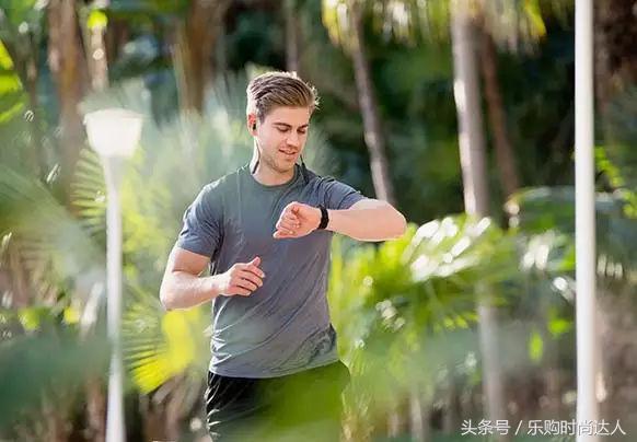 运动型智能手表,让你的健身更有品位 运动型智能手表,让你的健身更有品位