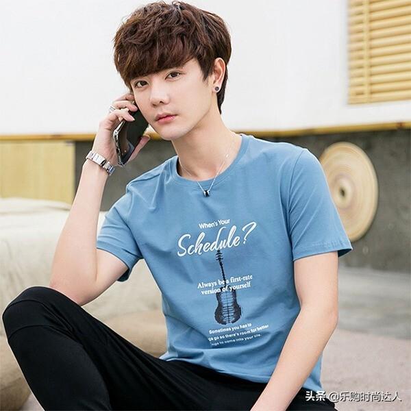 潮男时尚短袖T恤,多彩人生穿出魅力风格 潮男时尚短袖T恤,多彩人生穿出魅力风格