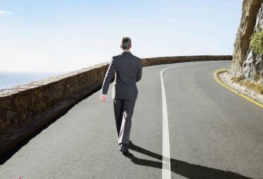 帅哥走路姿势透露出的信息,告诉你人品是否靠谱,多注意观察 帅哥走路姿势透露出的信息,告诉你人品是否靠谱,多注意观察