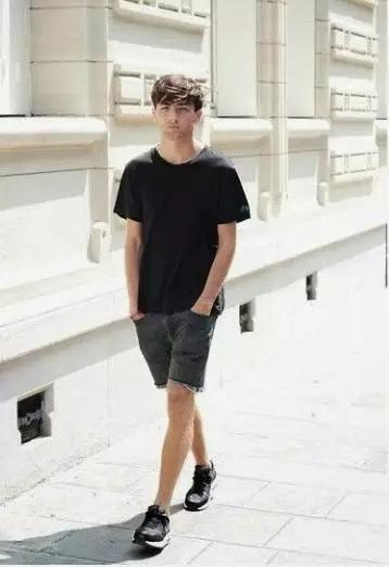 简约型男穿搭,穿出你的个性? 简约型男穿搭,穿出你的个性?