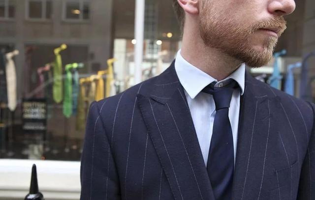 年轻人,比起精英人士你更需要一套定制西装! 年轻人,比起精英人士你更需要一套定制西装!