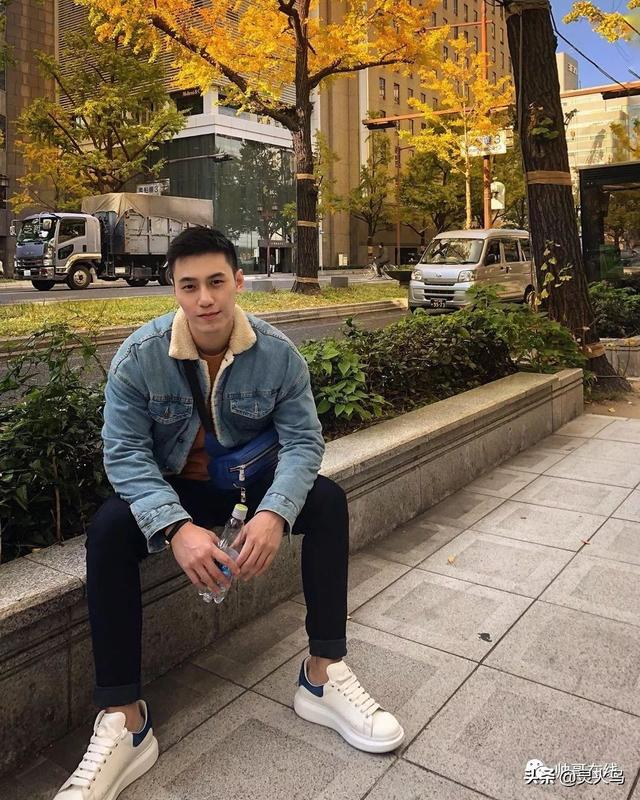 地铁小哥神似“钟汉良”!人畜无害的小肌肉男模清新又舒服! 地铁小哥神似“钟汉良”!人畜无害的小肌肉男模清新又舒服!