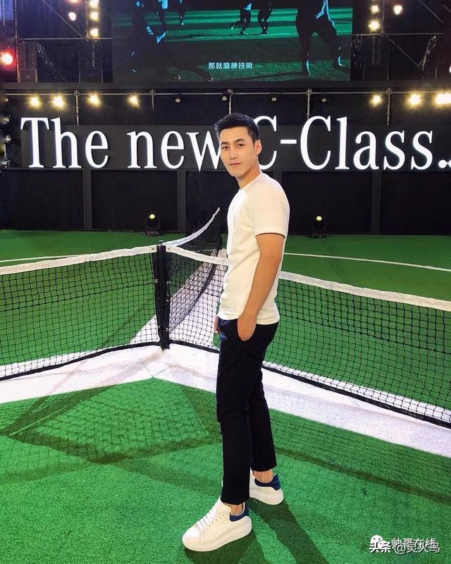 地铁小哥神似“钟汉良”!人畜无害的小肌肉男模清新又舒服! 地铁小哥神似“钟汉良”!人畜无害的小肌肉男模清新又舒服!