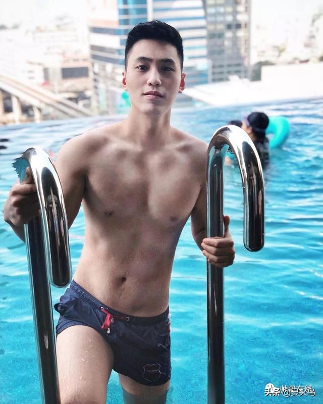 地铁小哥神似“钟汉良”!人畜无害的小肌肉男模清新又舒服! 地铁小哥神似“钟汉良”!人畜无害的小肌肉男模清新又舒服!