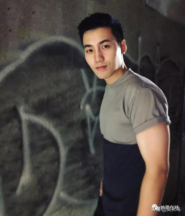 地铁小哥神似“钟汉良”!人畜无害的小肌肉男模清新又舒服! 地铁小哥神似“钟汉良”!人畜无害的小肌肉男模清新又舒服!