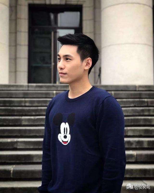 地铁小哥神似“钟汉良”!人畜无害的小肌肉男模清新又舒服! 地铁小哥神似“钟汉良”!人畜无害的小肌肉男模清新又舒服!