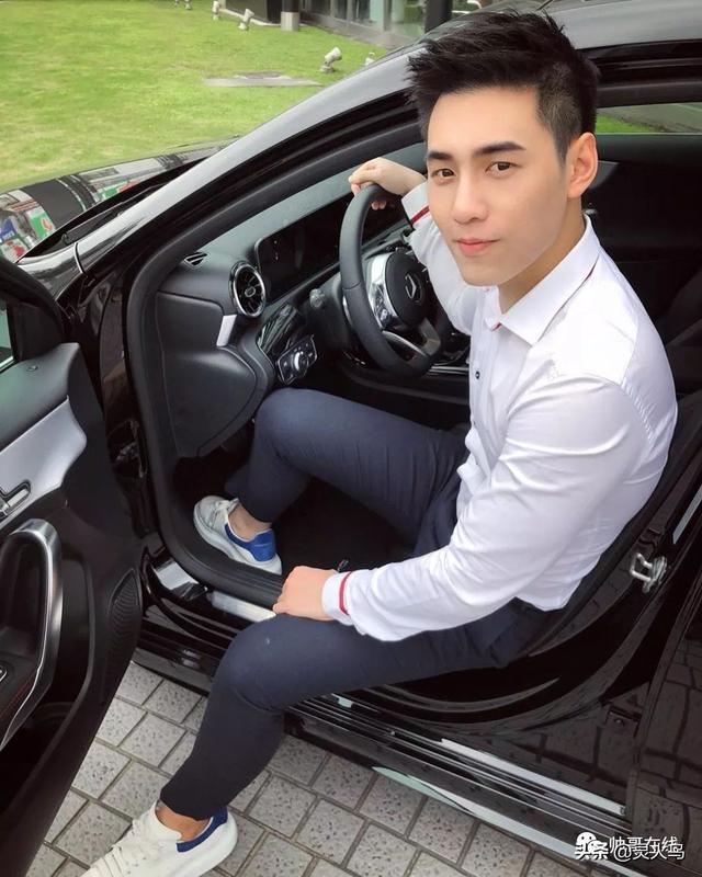 地铁小哥神似“钟汉良”!人畜无害的小肌肉男模清新又舒服! 地铁小哥神似“钟汉良”!人畜无害的小肌肉男模清新又舒服!