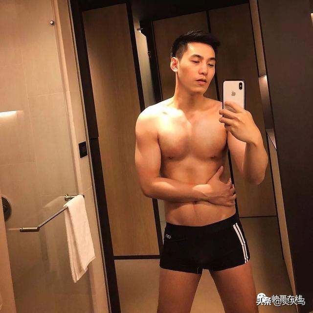 地铁小哥神似“钟汉良”!人畜无害的小肌肉男模清新又舒服! 地铁小哥神似“钟汉良”!人畜无害的小肌肉男模清新又舒服!