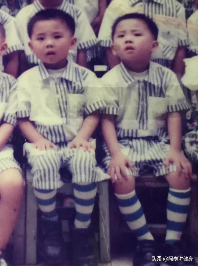 早产儿双胞胎,从瘦竹竿到6块腹肌大胸器 早产儿双胞胎,从瘦竹竿到6块腹肌大胸器