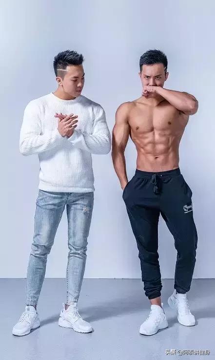 早产儿双胞胎,从瘦竹竿到6块腹肌大胸器 早产儿双胞胎,从瘦竹竿到6块腹肌大胸器